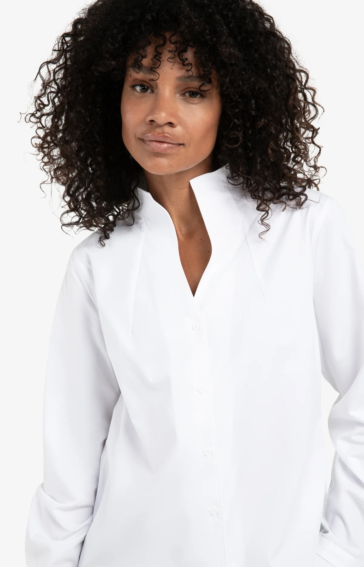 blouse-with-high-v-neck-collar-and-cuffs_4af472cf-c3eb-4906-be00-fce1d1b2be08