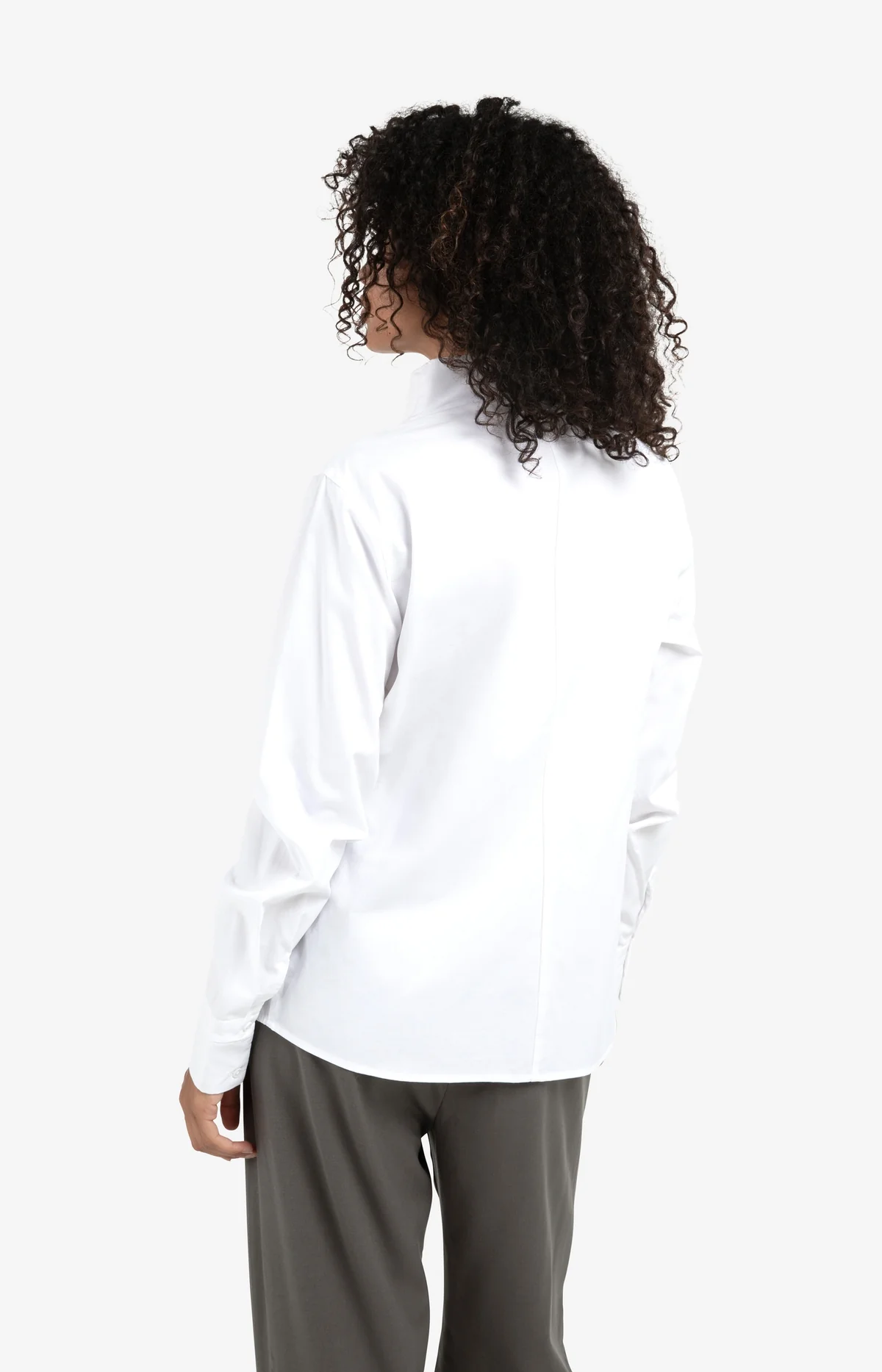 blouse-with-high-v-neck-collar-and-cuffs_d0336086-7a46-476d-8d10-552ad61cf0f8