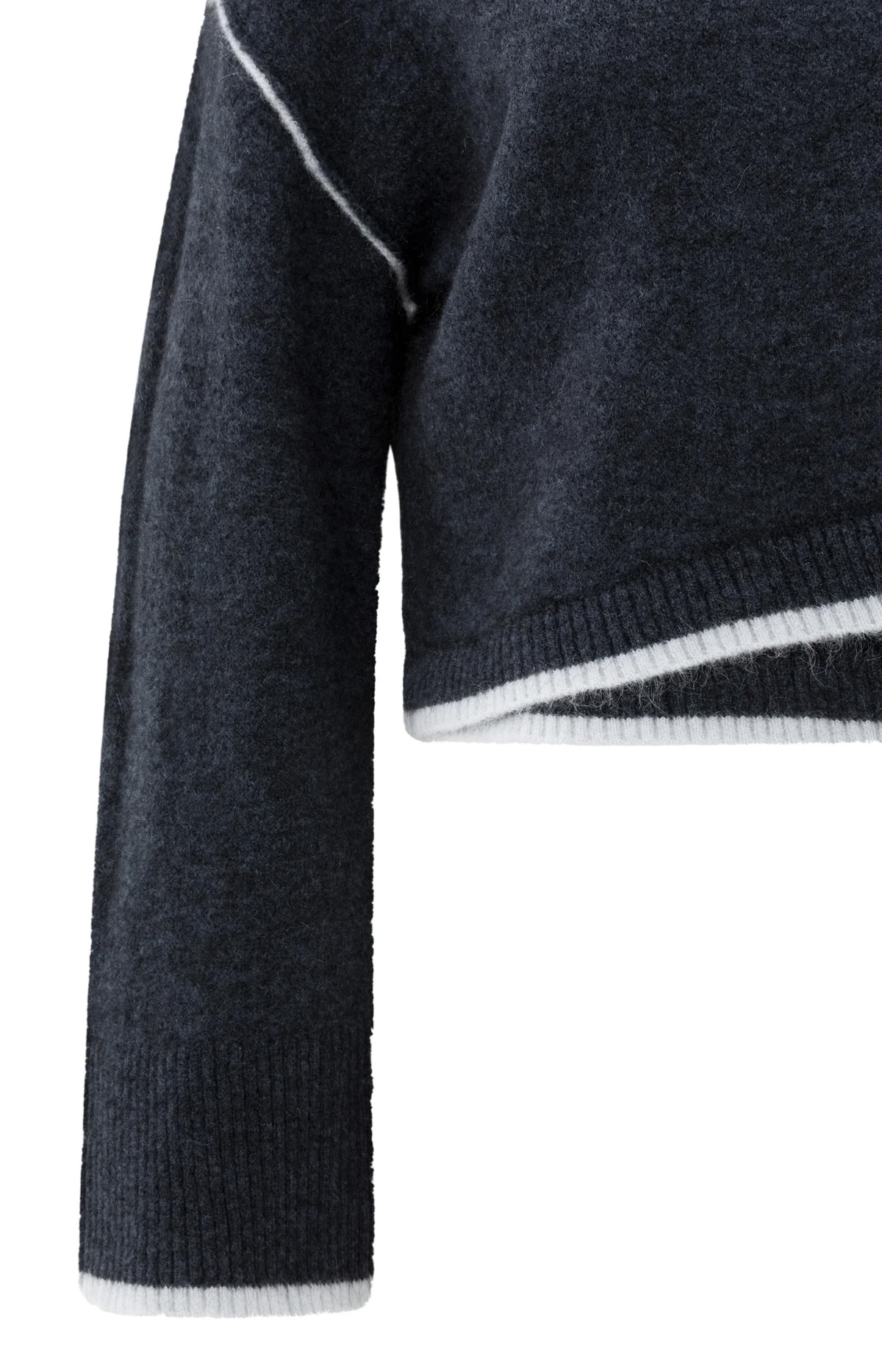 knitted-sweater-with-contrasting-lines_d439fcca-a957-4af4-8c4a-cb46f62b2809