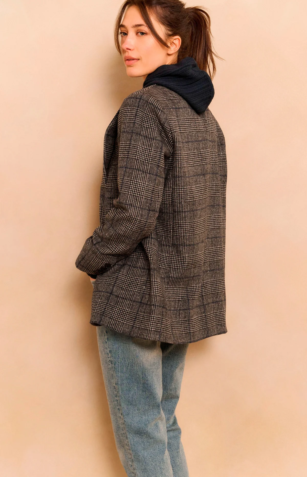 oversized-checked-blazer-with-button-closure_b4987bfd-ca7e-450d-b326-f4afee68dd84