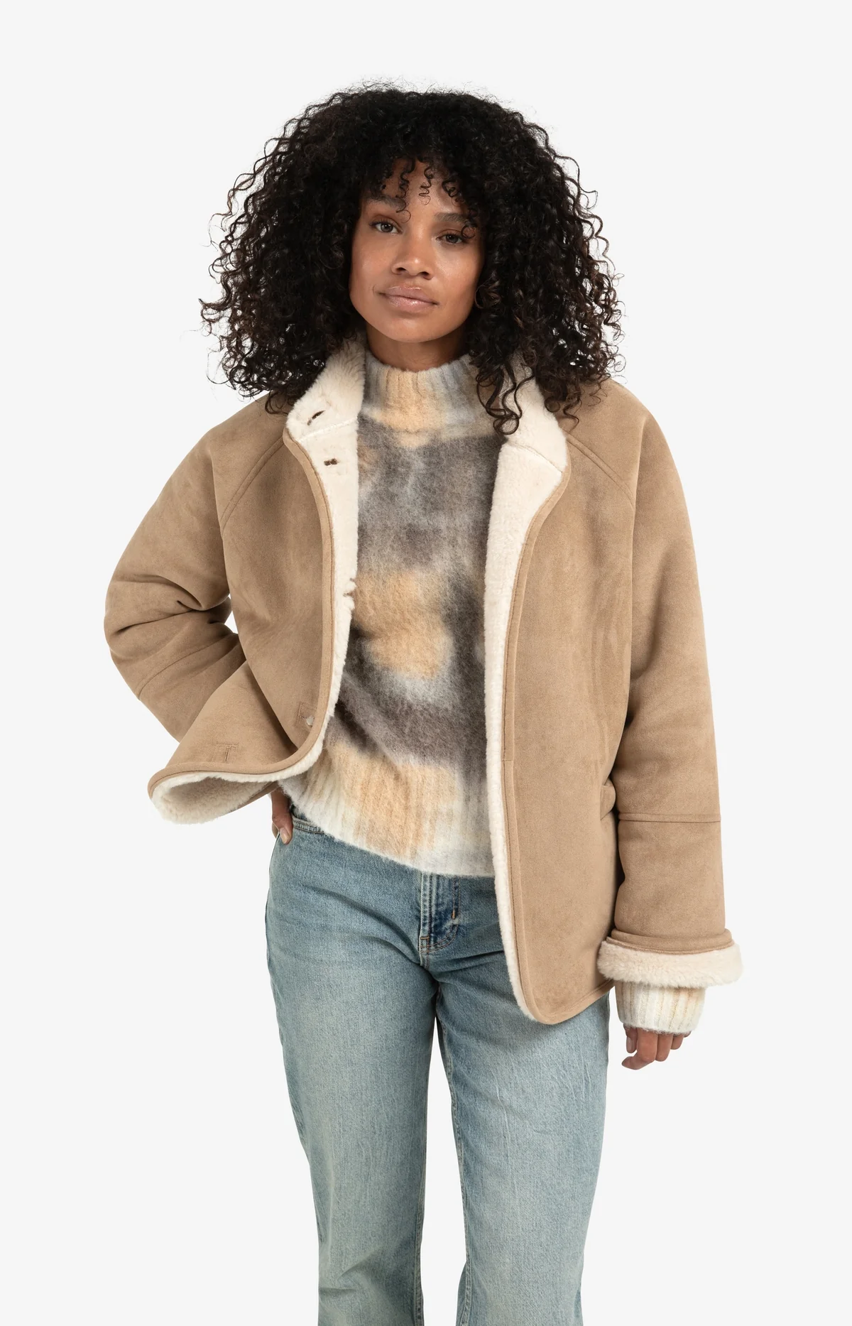 oversized-lammy-coat-with-raglan-sleeves_17ec0d69-d55c-4925-a4be-3489545d2f69