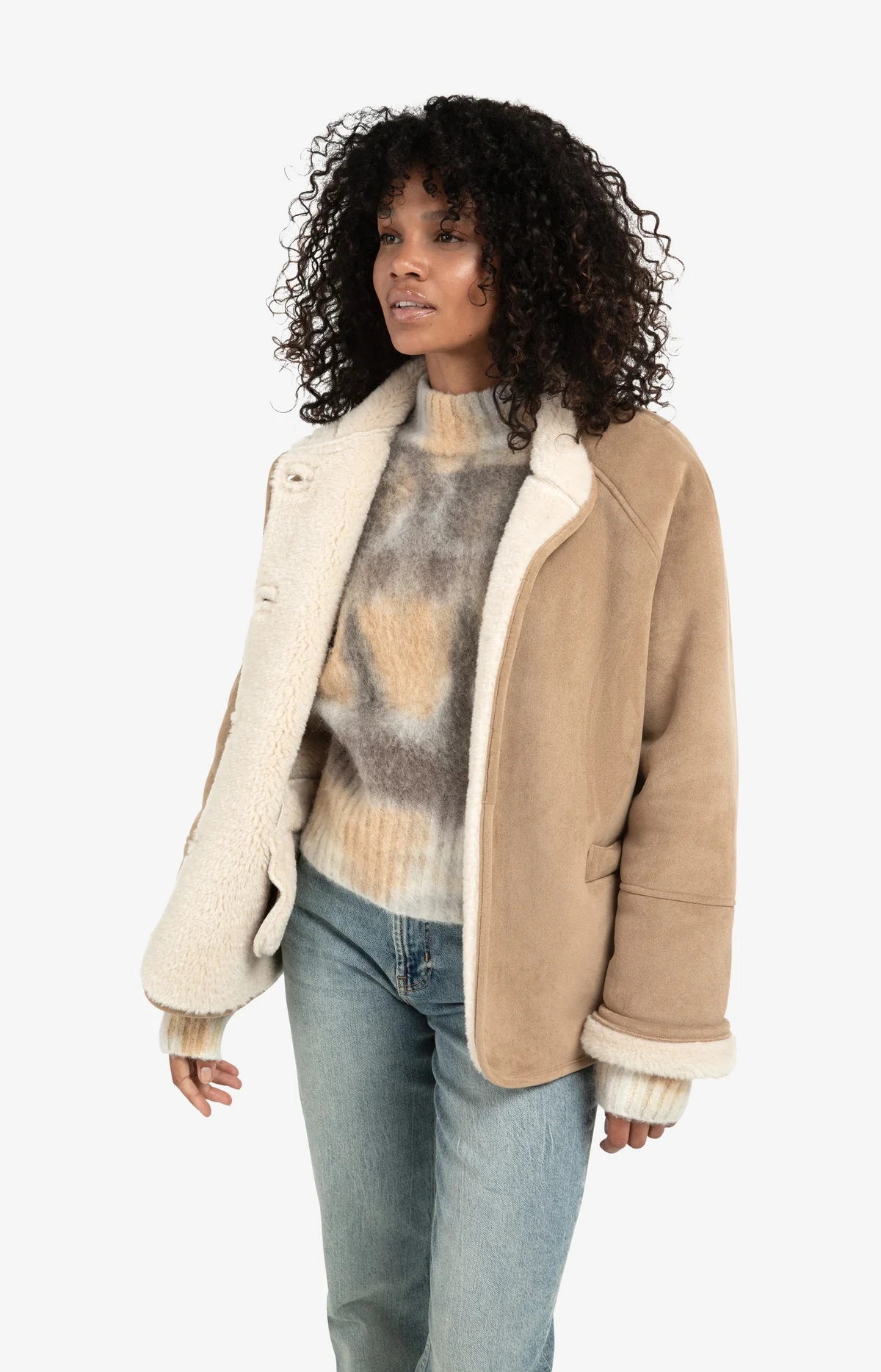 oversized-lammy-coat-with-raglan-sleeves_32de440c-b6e2-4420-b5d7-78aa18e5c53e