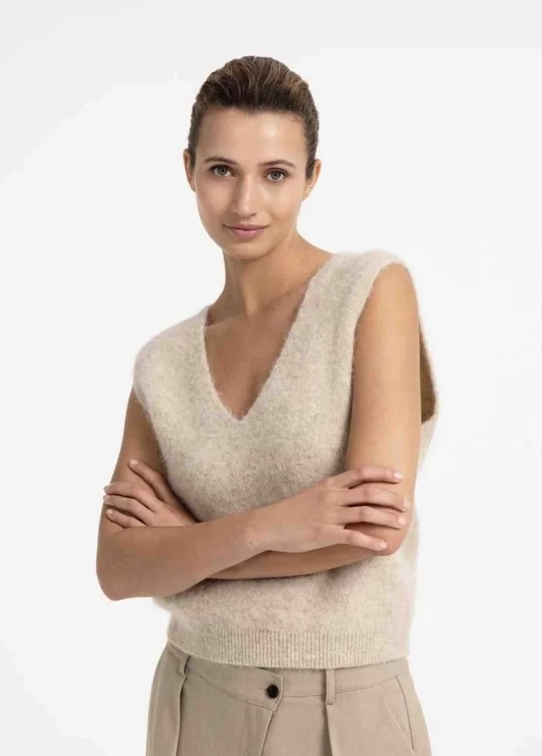 YAYA Soft knit spencer with deep V-neck-Light Beige Melange - Image 3