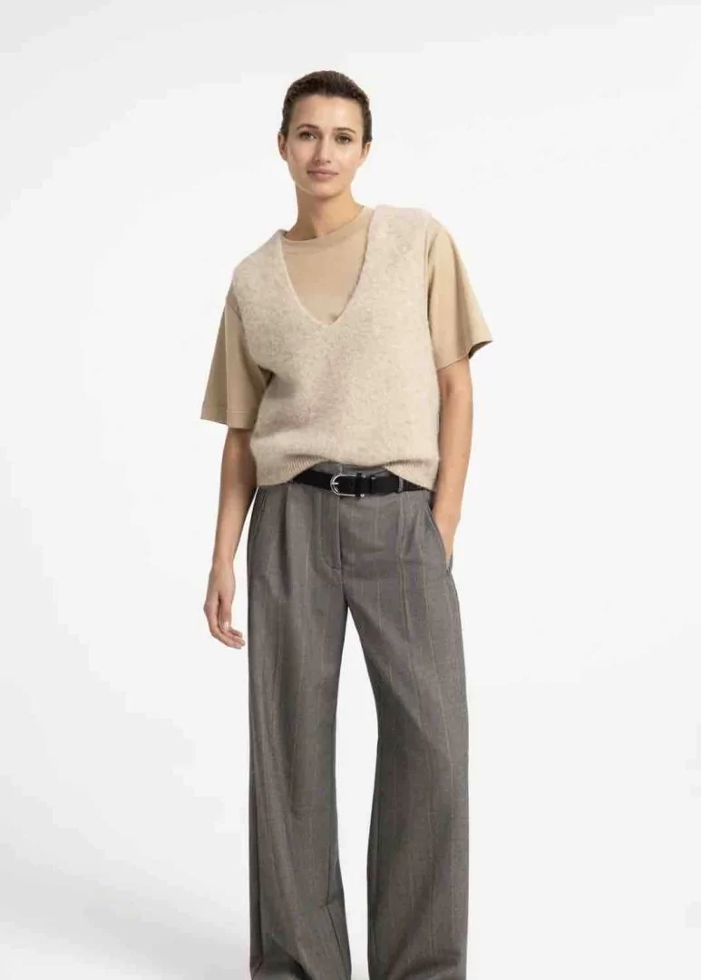 YAYA Soft knit spencer with deep V-neck-Light Beige Melange - Image 5